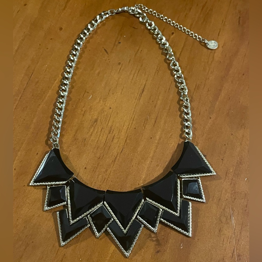 Elegant Black and Silver Geometric Necklace